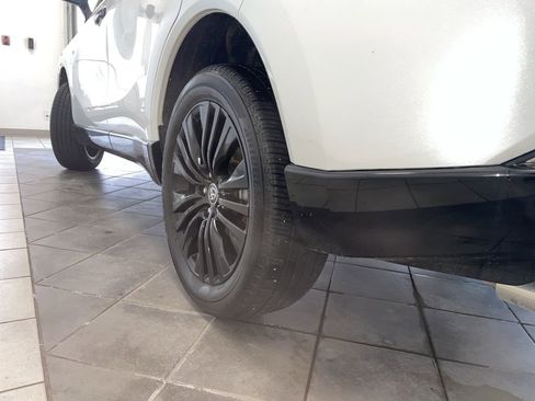 Used 2024 Toyota Venza Nightshade image 19