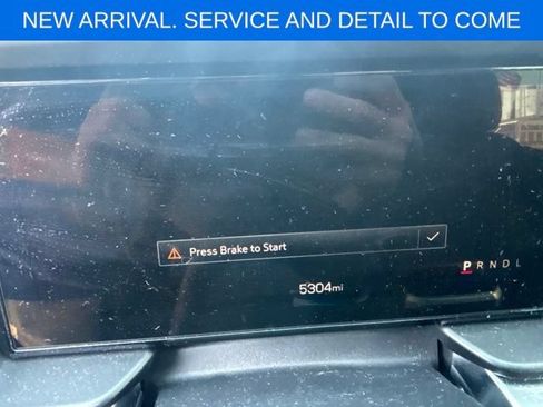 Used 2026 GMC Terrain Elevation w/ Black Edition AWD/4WD image 12