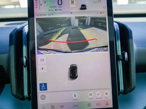 New 2026 Volvo EX30 Plus w/ Protection Package image 25