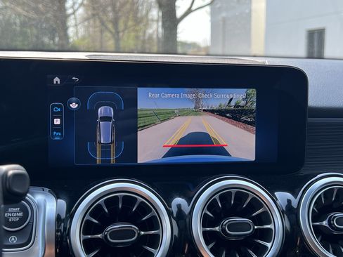Certified 2025 Mercedes-Benz GLB 250 4MATIC image 25