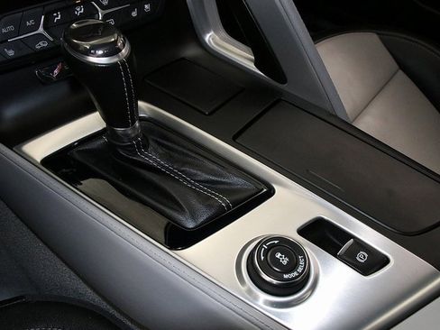 Used 2019 Chevrolet Corvette Stingray w/ 2LT Preferred Equipment Group image 21