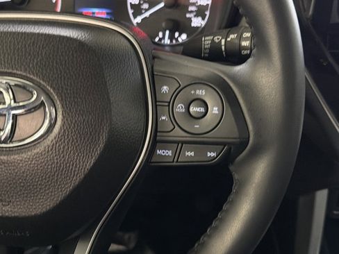 Used 2025 Toyota Corolla Cross LE AWD/4WD image 30
