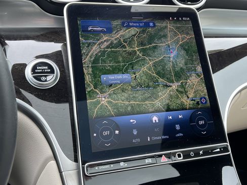 Certified 2025 Mercedes-Benz GLC 300 4MATIC w/ Driver Assistance Package image 24