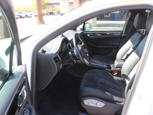 Used 2017 Porsche Macan AWD/4WD image 11