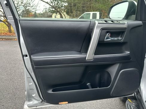 Used 2019 Toyota 4Runner SR5 image 5