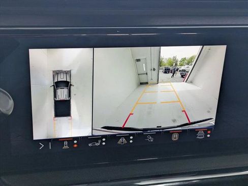 Used 2024 GMC Sierra 2500 AT4 w/ AT4 Premium Plus Package AWD/4WD image 14