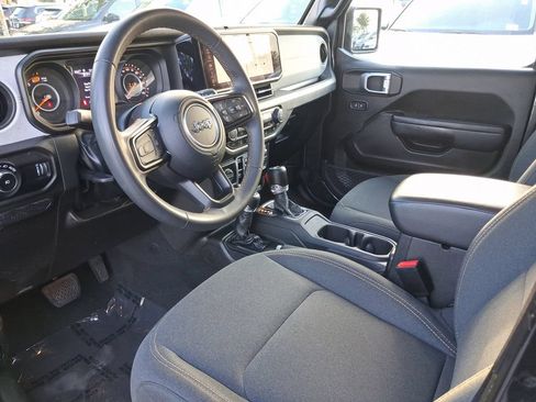 Used 2024 Jeep Wrangler Unlimited Sport AWD/4WD image 13