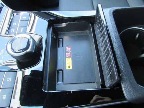 Used 2023 Toyota bZ4X Limited image 49