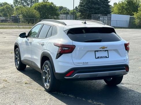 New 2025 Chevrolet Trax LT w/ Driver Confidence Package image 5