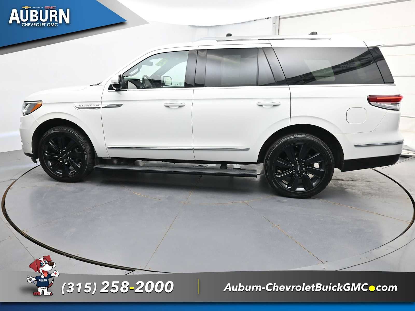 Used 2023 Lincoln Navigator Reserve AWD/4WD image 21