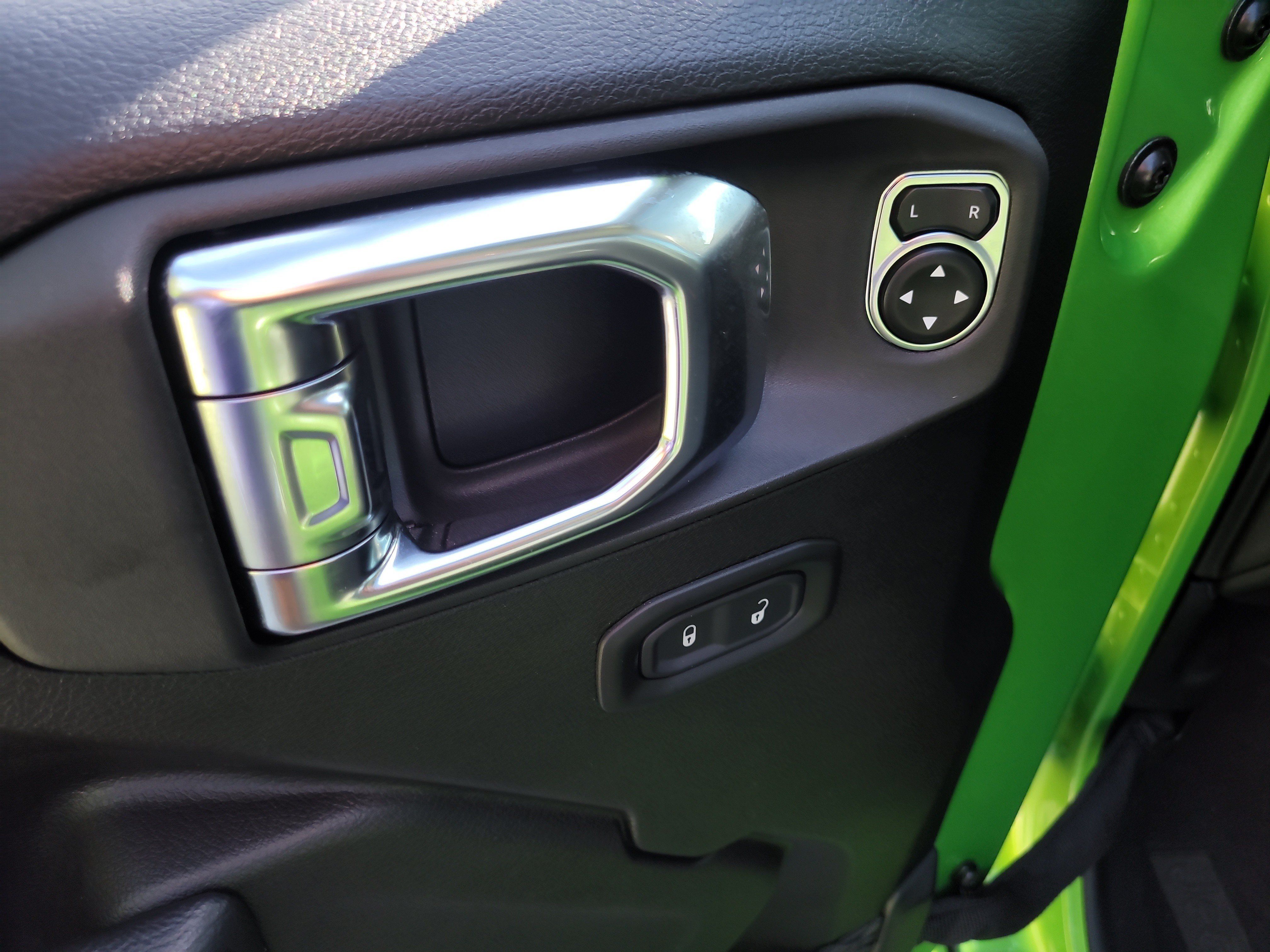 Used 2025 Jeep Wrangler Unlimited Sport AWD/4WD image 17