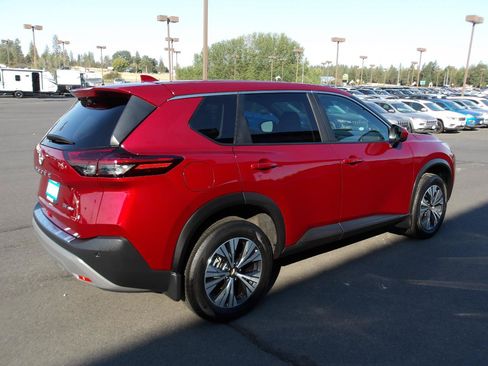 Used 2023 Nissan Rogue SV AWD/4WD image 5