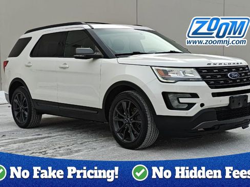 Used 2017 Ford Explorer XLT w/ Equipment Group 202A AWD/4WD image 1