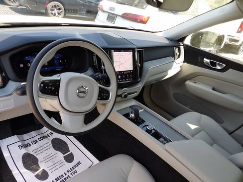 Used 2025 Volvo XC60 B5 Plus w/ Protection Package Premier image 14