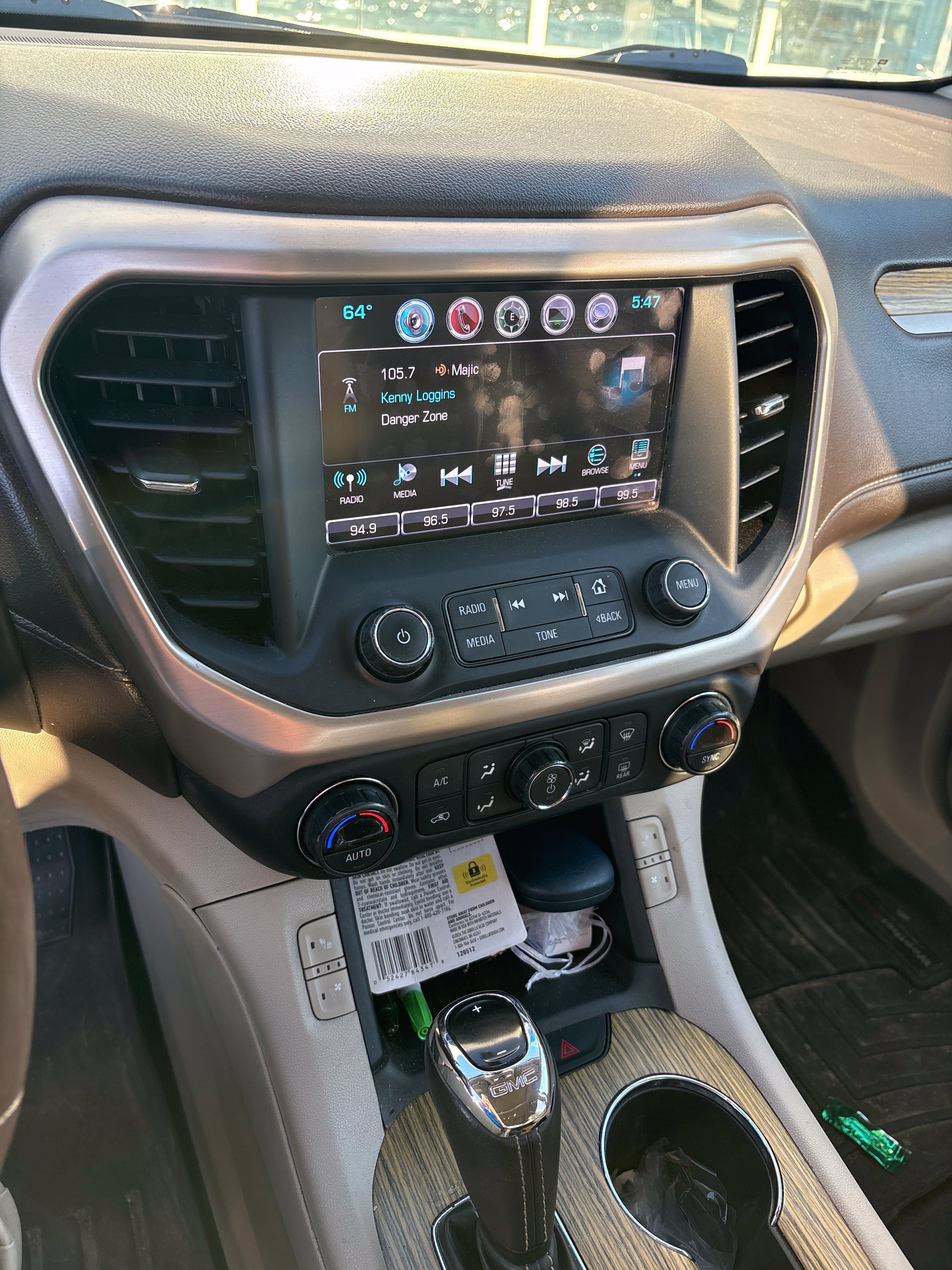 Used 2017 GMC Acadia Denali w/ Technology Package AWD/4WD image 9