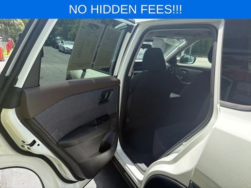 Used 2023 Nissan Rogue S FWD image 36
