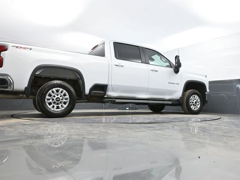 Used 2025 Chevrolet Silverado 2500 LT w/ Convenience Package image 39