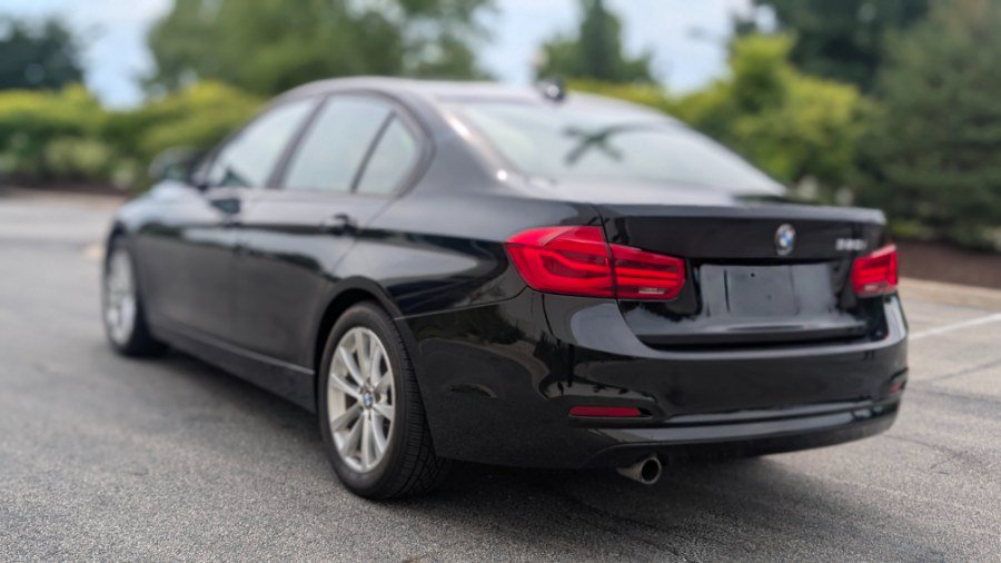 Used 2017 BMW 320i Sedan RWD image 8