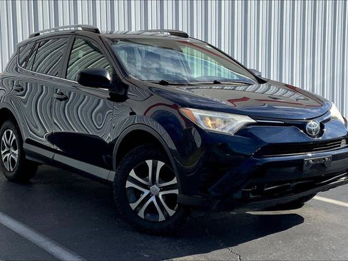 Used 2018 Toyota RAV4 LE w/ All Weather Liner Package image 29