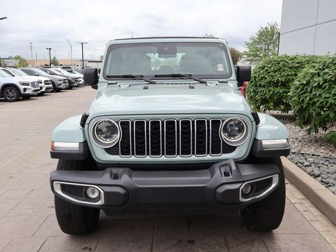 Used 2024 Jeep Wrangler Unlimited Sahara w/ Safety Group AWD/4WD image 2