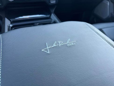 New 2026 Ford F250 Lariat w/ Black Appearance Package image 28