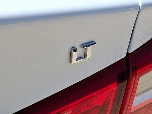 Used 2024 Chevrolet Malibu LT FWD image 32