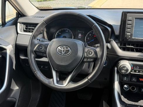 Used 2019 Toyota RAV4 XLE w/ Convenience Package AWD/4WD image 14