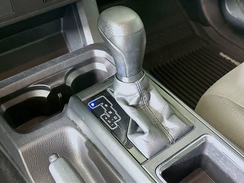 Used 2017 Toyota Tacoma SR image 17