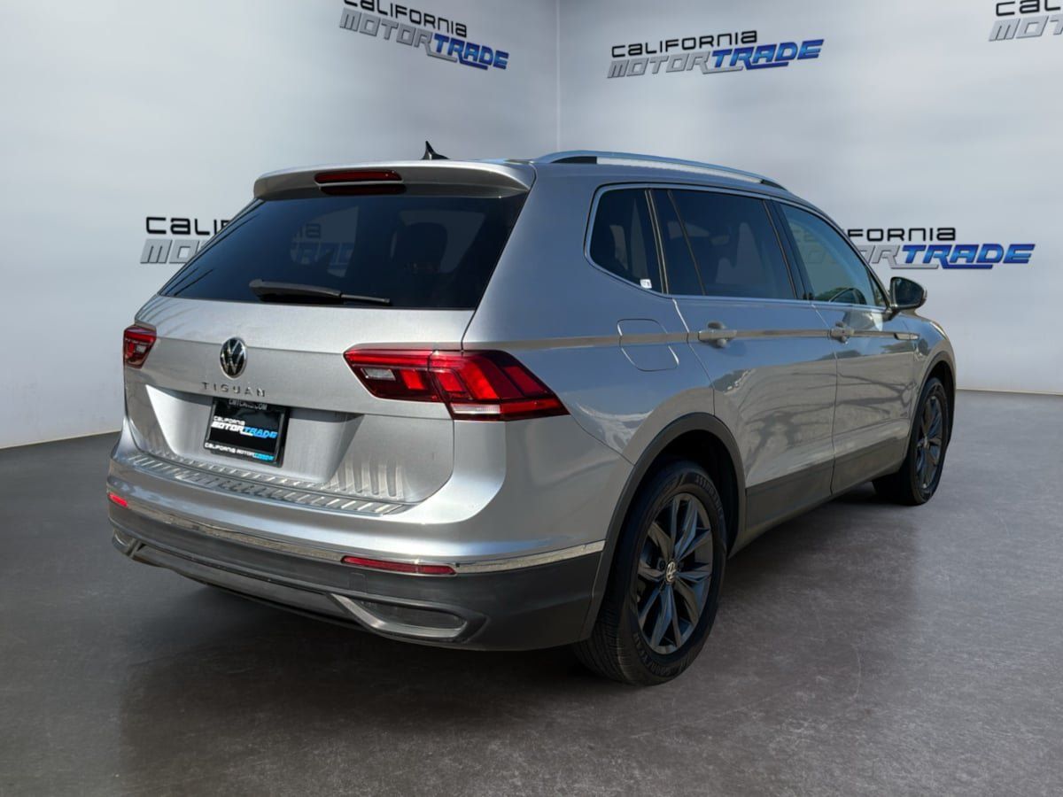 Used 2022 Volkswagen Tiguan SE FWD image 5