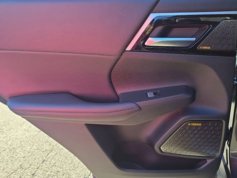 New 2025 Mitsubishi Outlander SE image 26