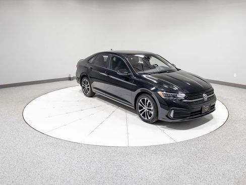 Used 2023 Volkswagen Jetta Sport image 27