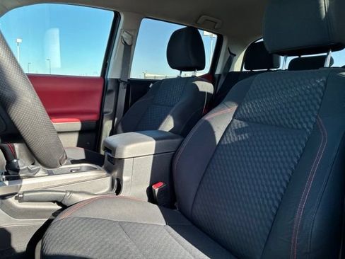 Used 2023 Toyota Tacoma SR5 w/ Technology Package AWD/4WD image 9