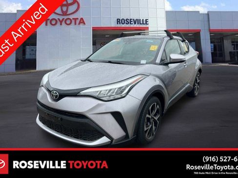 Used 2020 Toyota C-HR XLE FWD image 1