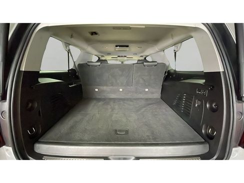 Used 2018 Chevrolet Suburban LT AWD/4WD image 18