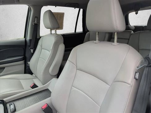 Used 2016 Honda Pilot Touring image 10