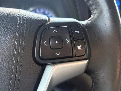 Used 2015 Toyota Sienna XLE Premium w/ Four Season Floor Mat Package FWD image 32