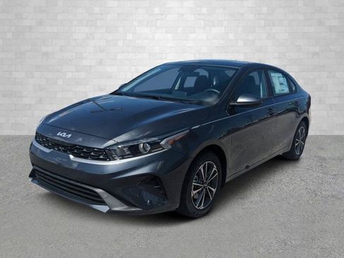 Used 2024 Kia Forte LXS image 7
