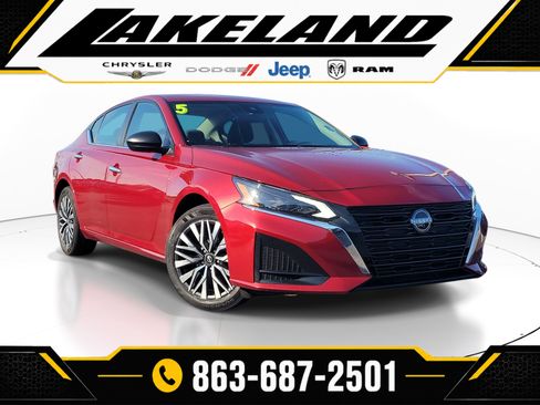 Used 2025 Nissan Altima 2.5 SV FWD image 1