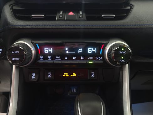 Used 2024 Toyota RAV4 XSE w/ Weather Package AWD/4WD image 20