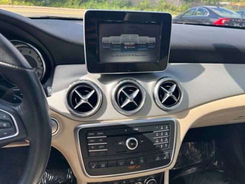 Used 2017 Mercedes-Benz GLA 250 4MATIC image 17