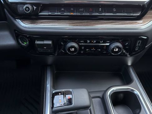 Used 2026 Chevrolet Silverado 1500 LT Trail Boss w/ LPO, Dark Essentials Package AWD/4WD image 20