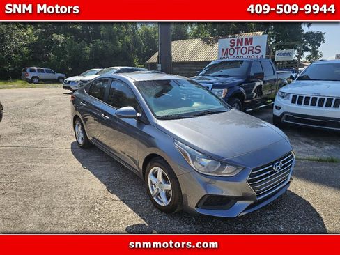 Used 2019 Hyundai Accent SE image 1