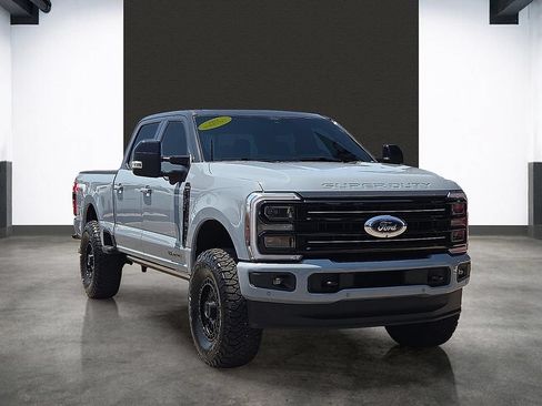 Used 2025 Ford F250 Platinum w/ FX4 Off-Road Package AWD/4WD image 12