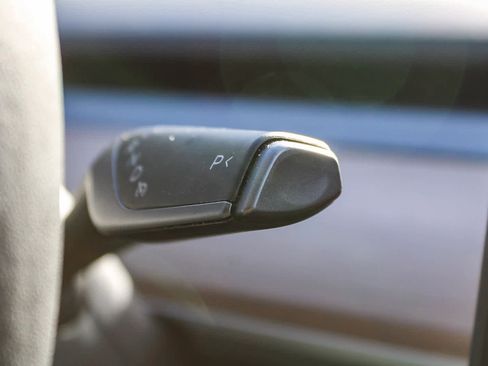 Used 2023 Tesla Model Y Performance image 21