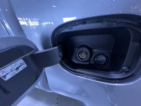 Used 2025 Chevrolet Silverado 1500 Custom image 37