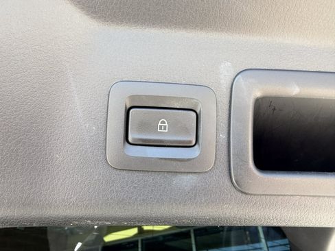 Used 2022 MAZDA MX-30 Electric w/ Premium Plus Pkg FWD image 34