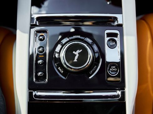 Used 2026 Rolls-Royce Cullinan AWD/4WD image 68