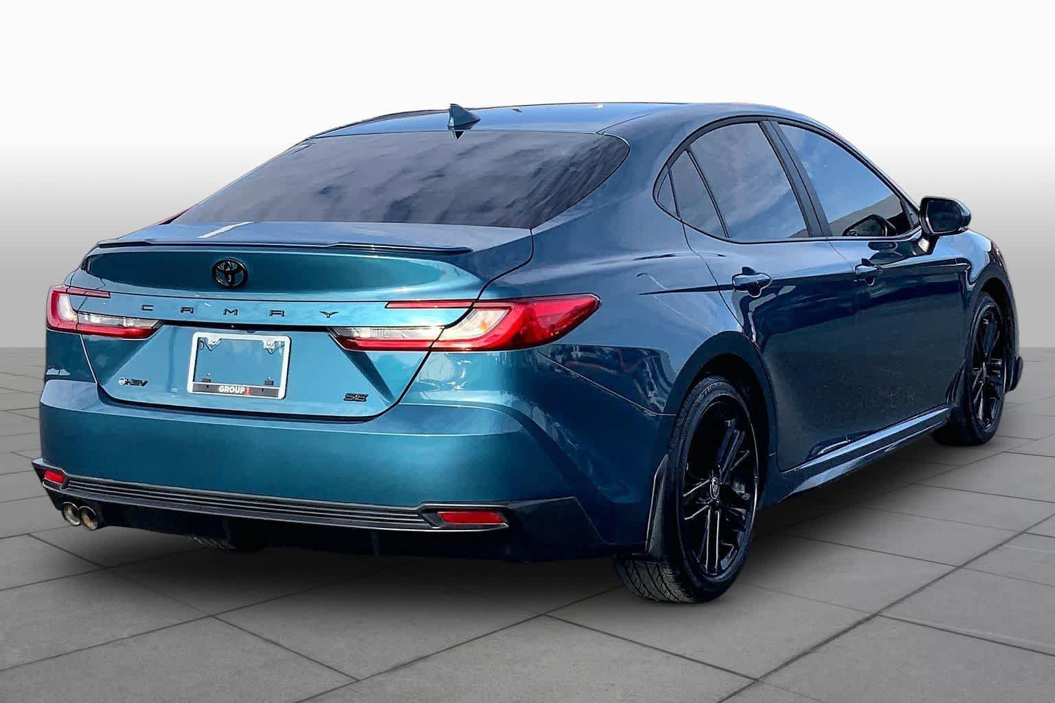 Used 2026 Toyota Camry SE w/ Convenience Package FWD image 13