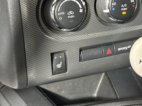 Used 2013 Dodge Challenger R/T RWD image 25