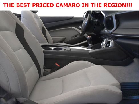 Used 2022 Chevrolet Camaro LT w/ Technology Package image 21